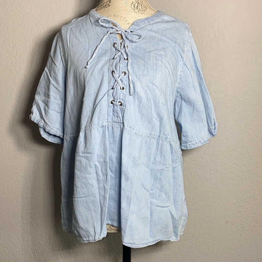 ON lace-up Chambray Top